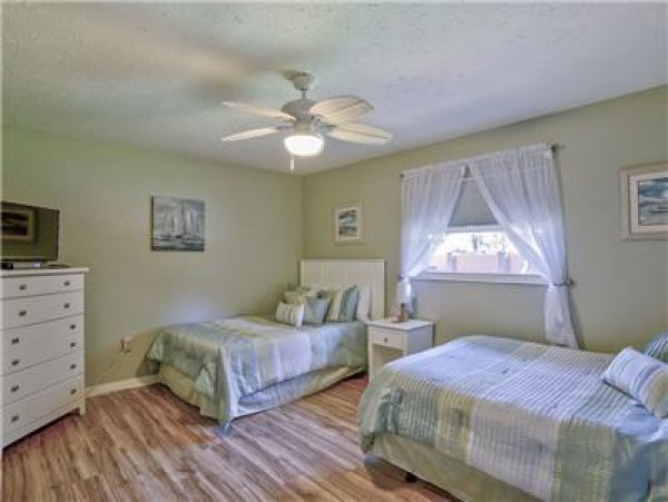 Anna Maria Island Holmes Beach Home 982490