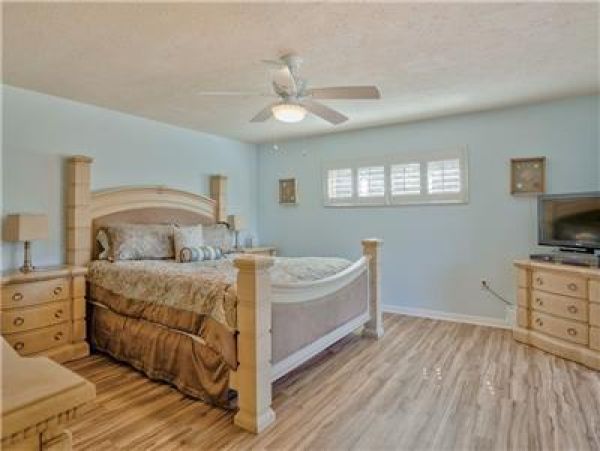 Anna Maria Island Holmes Beach Home 982490