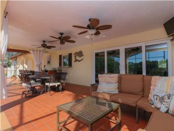 Anna Maria Island Holmes Beach Home 982490