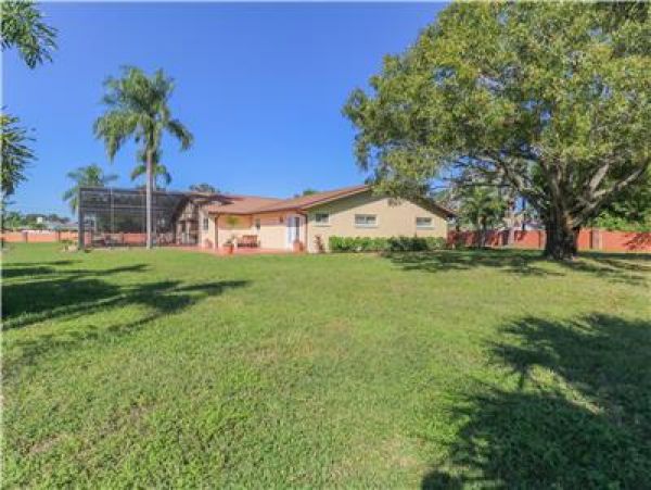 Anna Maria Island Holmes Beach Home 982490