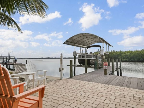 Cortez One Bedroom Waterfront Vacation Rental