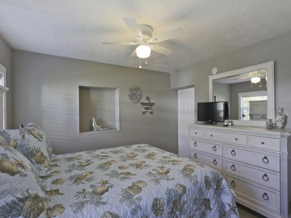 Cortez One Bedroom Waterfront Vacation Rental