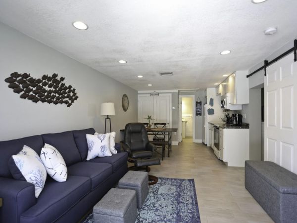 Cortez One Bedroom Waterfront Vacation Rental