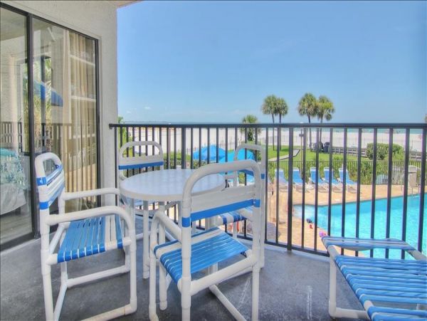 St. Petersburg Condo 982498