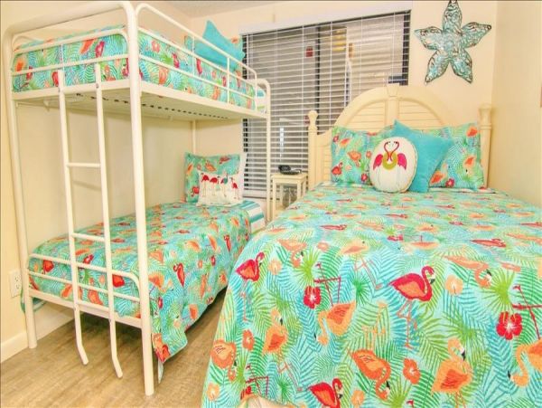 St. Petersburg Condo 982498