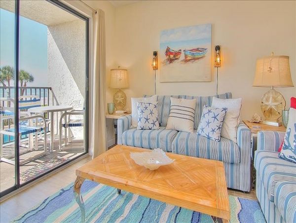 St. Petersburg Condo 982498