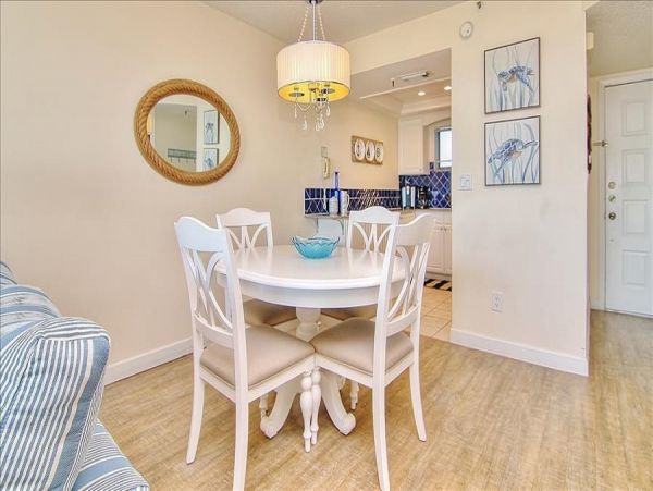 St. Petersburg Condo 982498