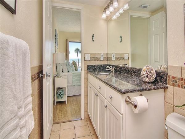 St. Petersburg Condo 982498