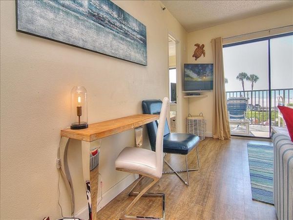 St. Petersburg Condo 982498