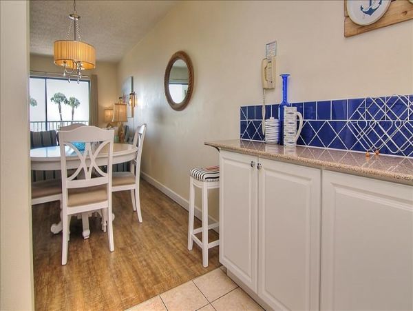 St. Petersburg Condo 982498