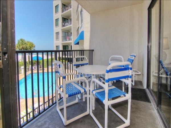 St. Petersburg Condo 982498