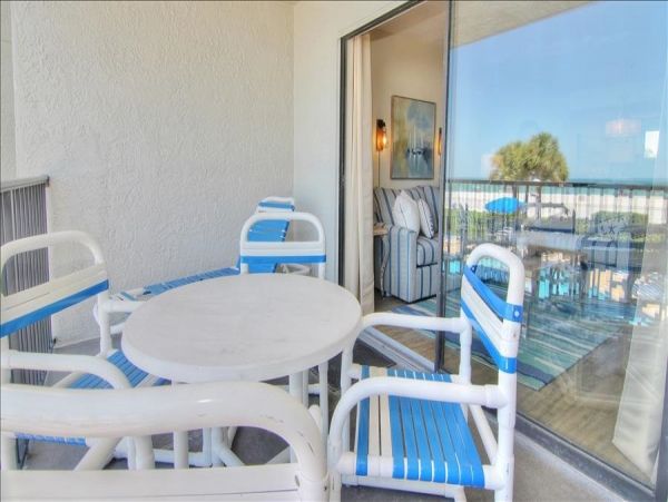 St. Petersburg Condo 982498