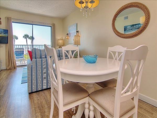 St. Petersburg Condo 982498