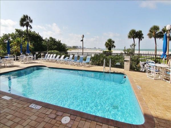 St. Petersburg Condo 982498