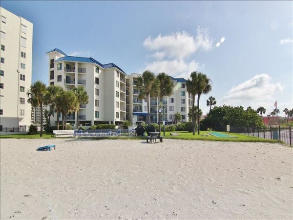 St. Petersburg Condo 982498
