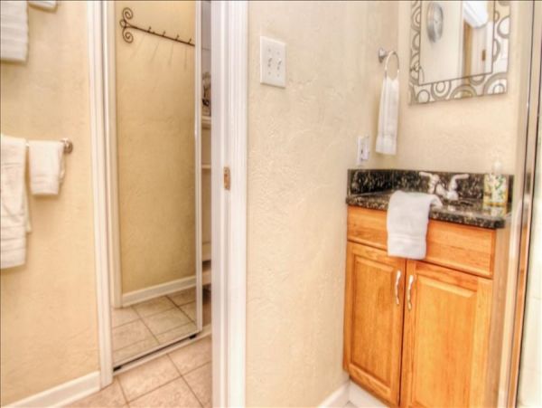 St. Petersburg Home 982499