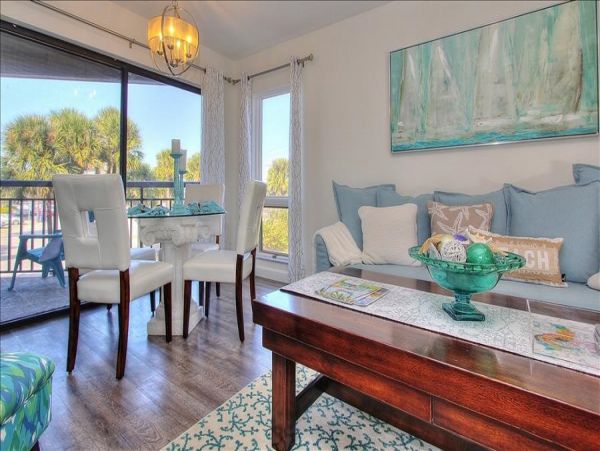 Bright & Cozy One Bedroom Getaway in St. Pete Beach