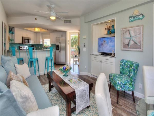 Bright & Cozy One Bedroom Getaway in St. Pete Beach