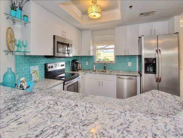 Bright & Cozy One Bedroom Getaway in St. Pete Beach