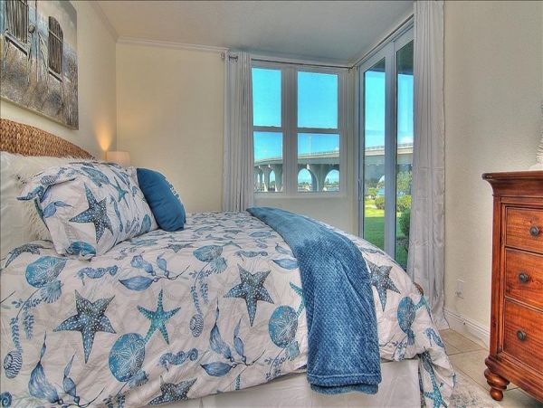 St. Petersburg Condo 982502