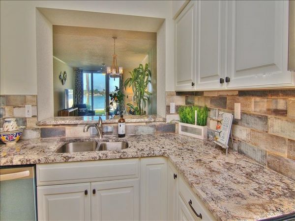 St. Petersburg Condo 982502