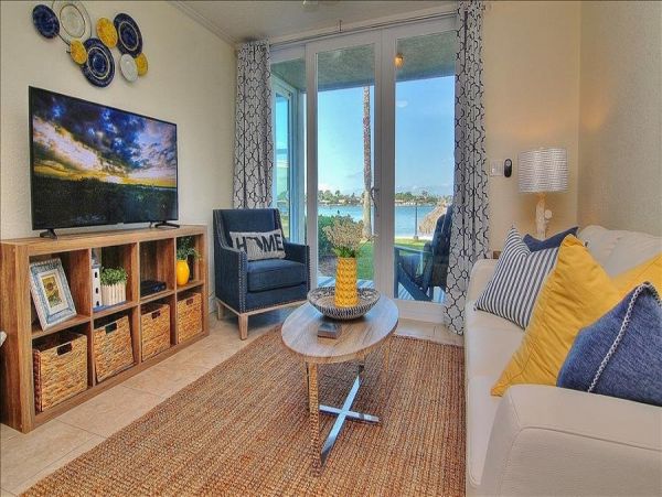 St. Petersburg Condo 982502