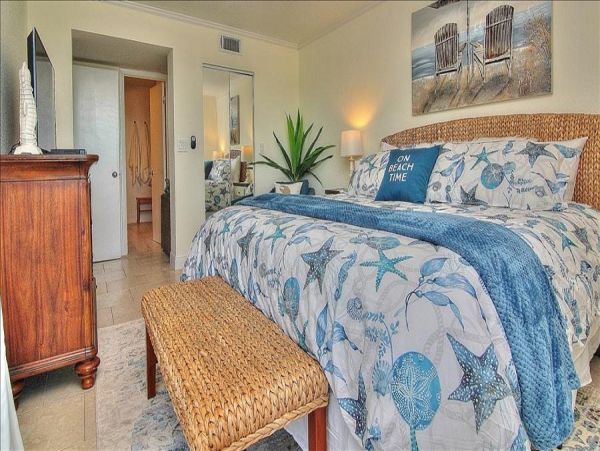 St. Petersburg Condo 982502