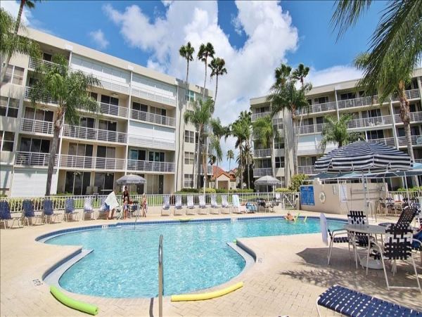 St. Petersburg Condo 982502
