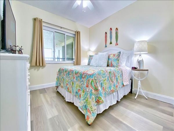Treasure Island Condo 982503