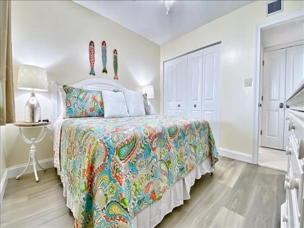 Treasure Island Condo 982503