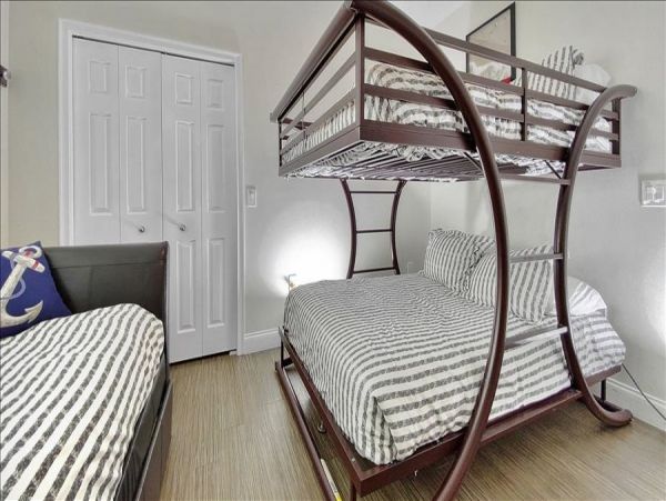 Treasure Island Condo 982508