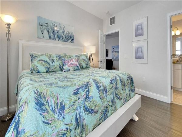 Treasure Island Condo 982508