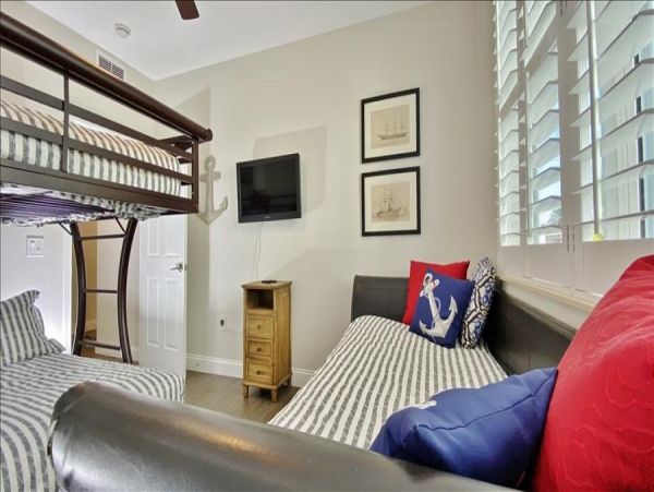 Treasure Island Condo 982508