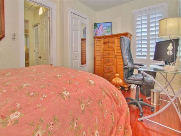 Treasure Island Condo 982511