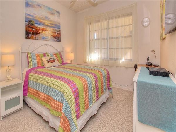 Treasure Island Lovely Waterside Condo for Rent.
