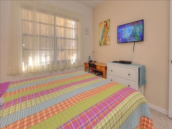 Treasure Island Lovely Waterside Condo for Rent.