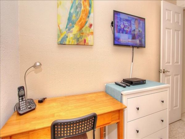 Treasure Island Lovely Waterside Condo for Rent.