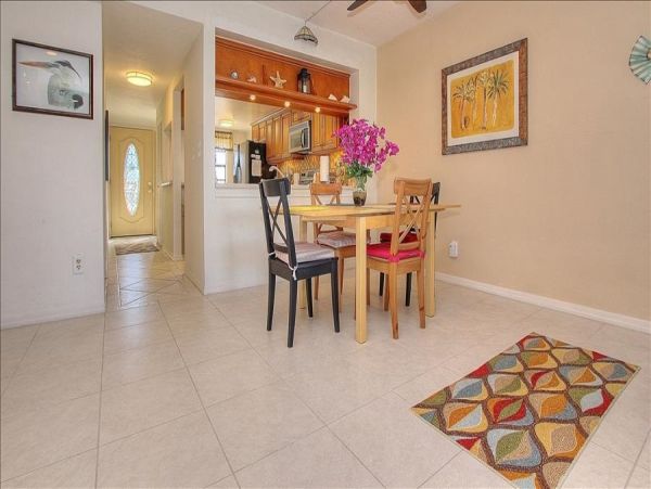 Treasure Island Lovely Waterside Condo for Rent.