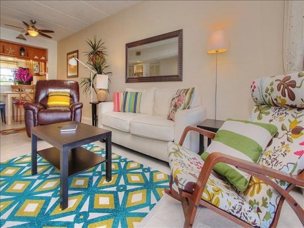 Treasure Island Lovely Waterside Condo for Rent.