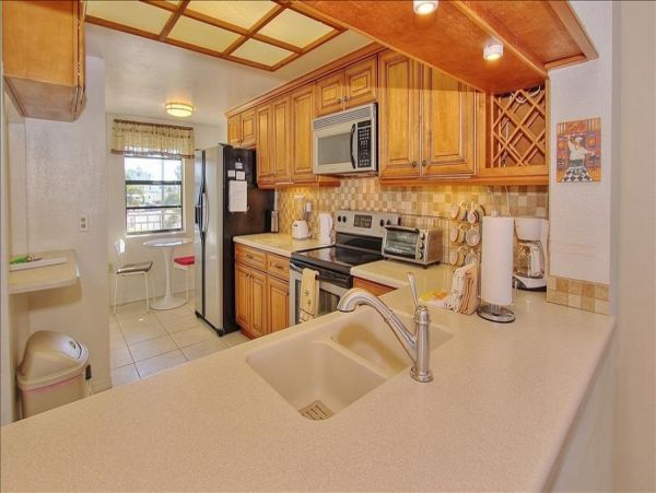 Treasure Island Lovely Waterside Condo for Rent.