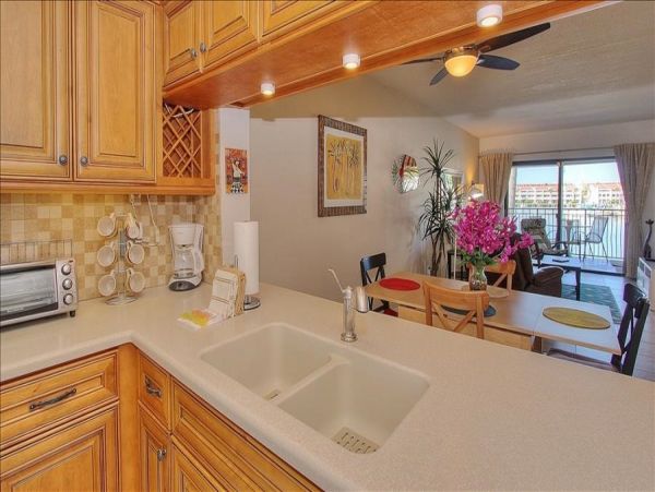 Treasure Island Lovely Waterside Condo for Rent.