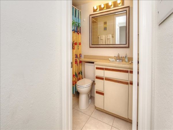 Treasure Island Lovely Waterside Condo for Rent.