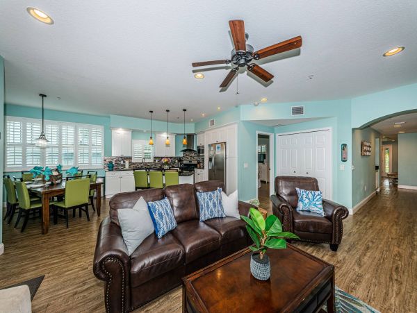 Treasure Island Vacation Condo Four Bedrooms Walk To Beach