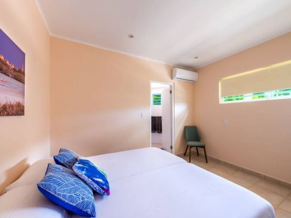 Bonaire Home 982518