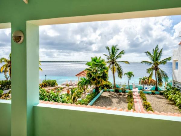 Bonaire Home 982520