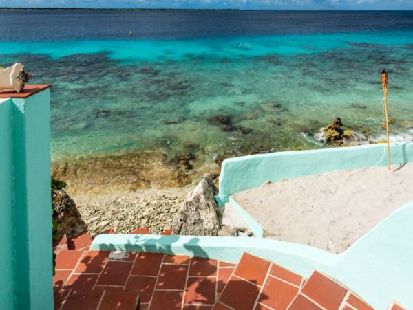 Bonaire Home 982520