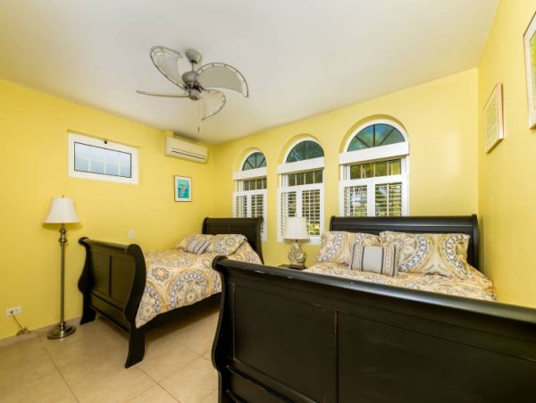Bonaire Home 982533