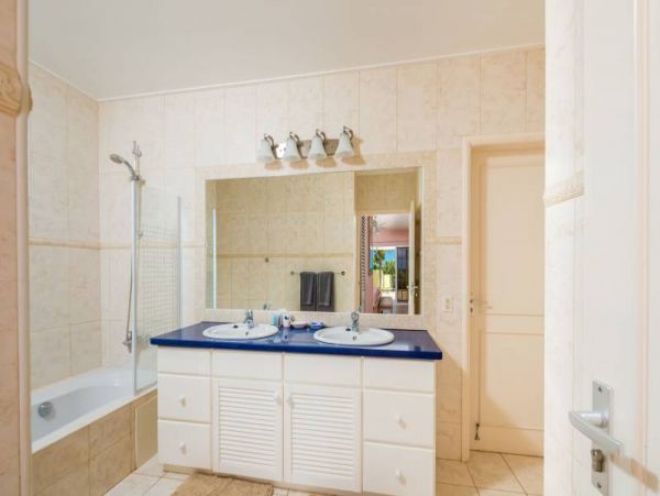 Bonaire Home 982533