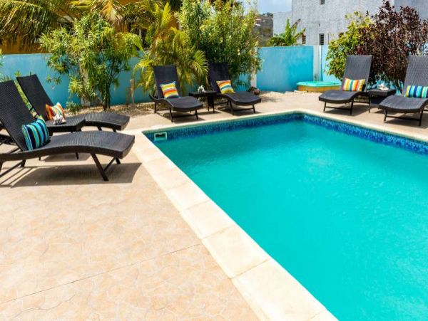 Bonaire Home 982534