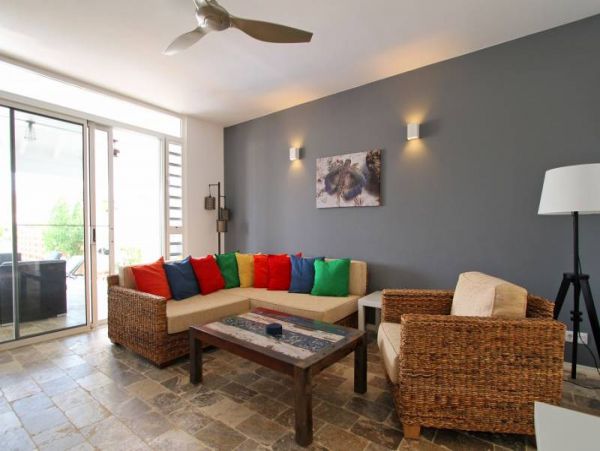 Bonaire Home 982536